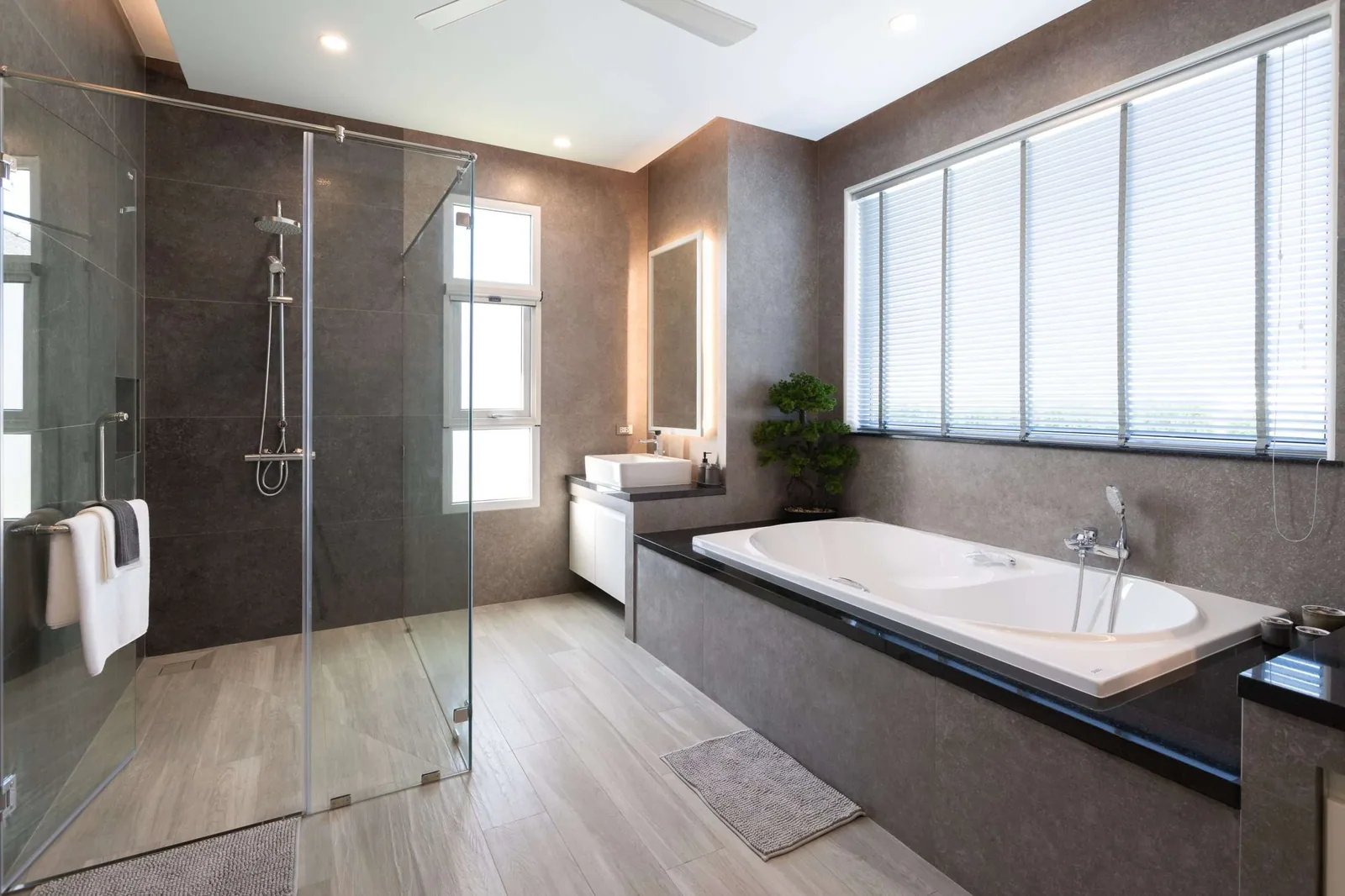 Villa bathroom at Baan Phu Thara